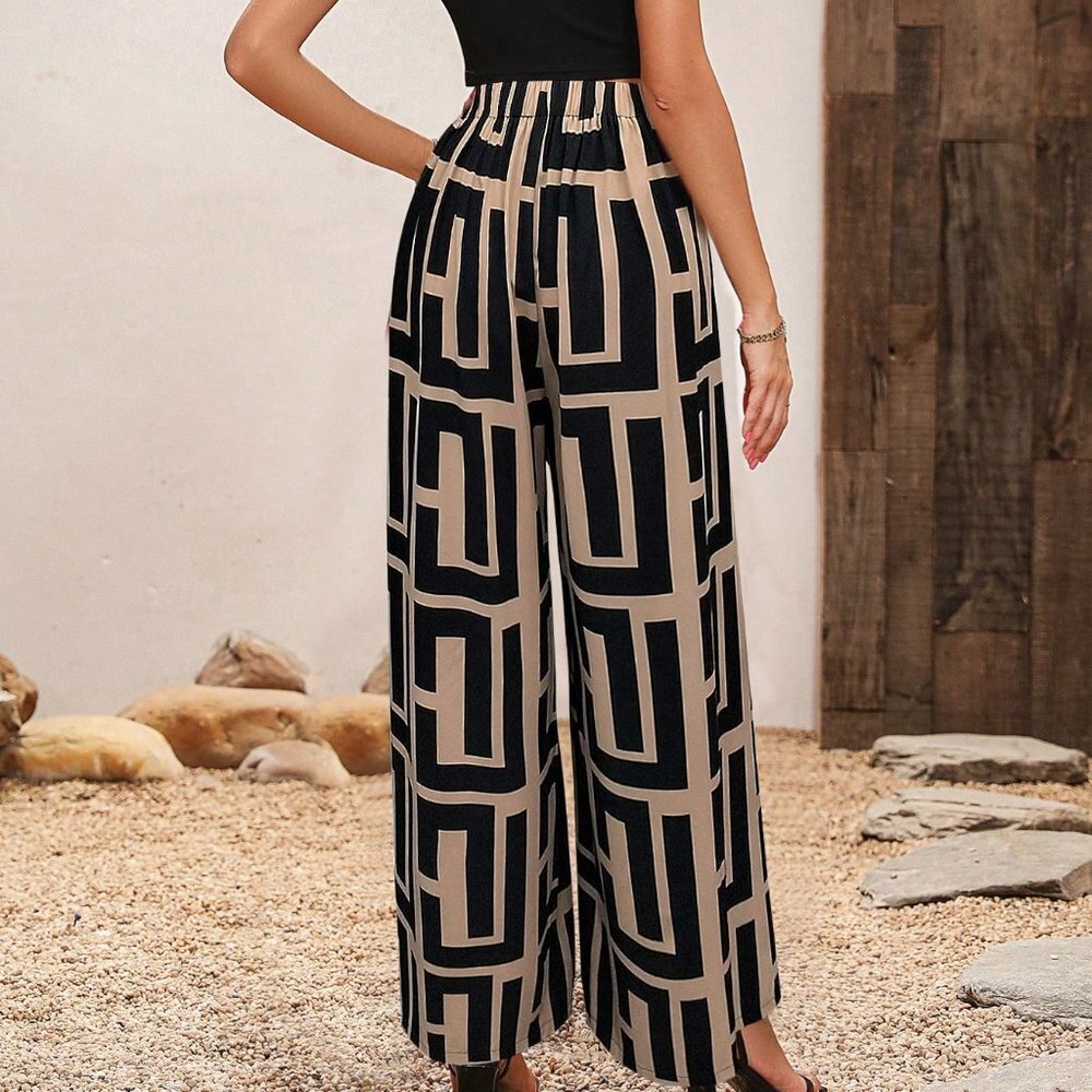 Khaki Preppy Women's Puff Sleeve Cropped Top Geometric Pattern Pants Set - Picture 2 of 5